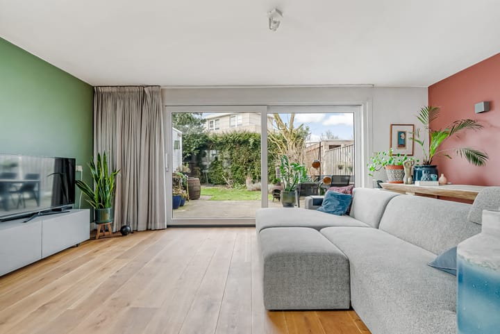 Photo 9 of Richard Burtonstraat 13