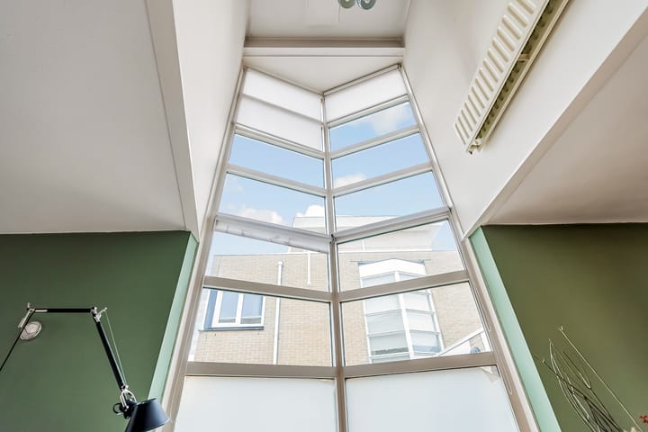 Photo 15 of Richard Burtonstraat 13