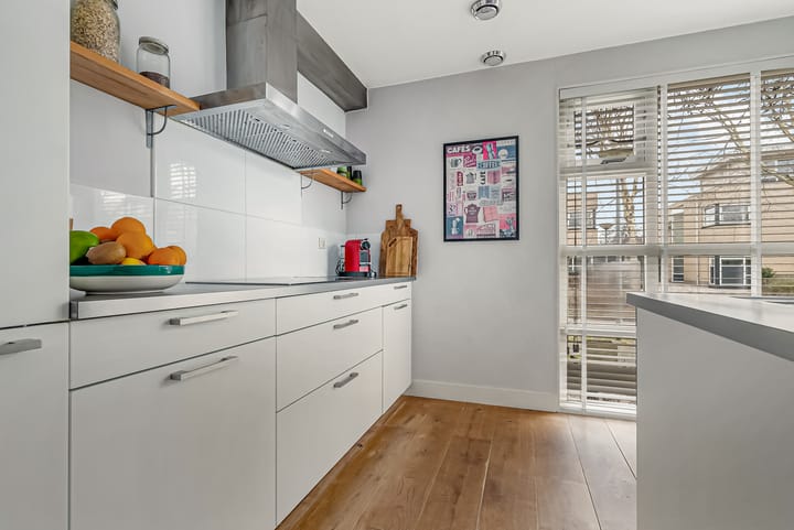 Photo 17 of Richard Burtonstraat 13