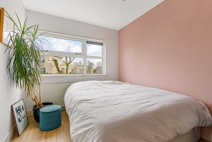 Photo 20 of Richard Burtonstraat 13