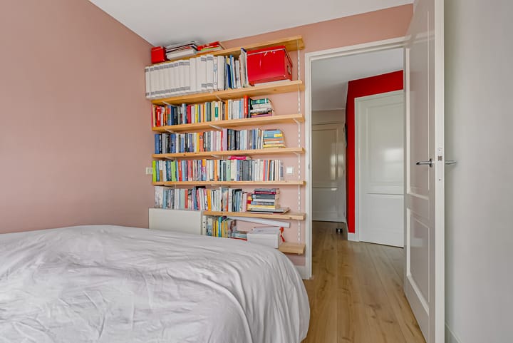 Photo 22 of Richard Burtonstraat 13