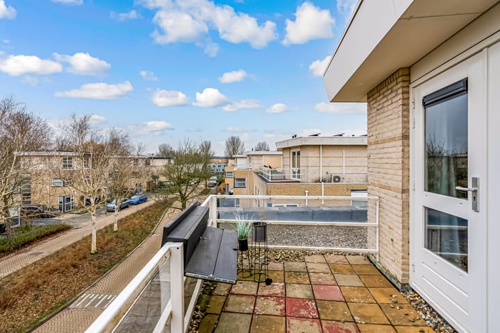 Photo 35 of Richard Burtonstraat 13