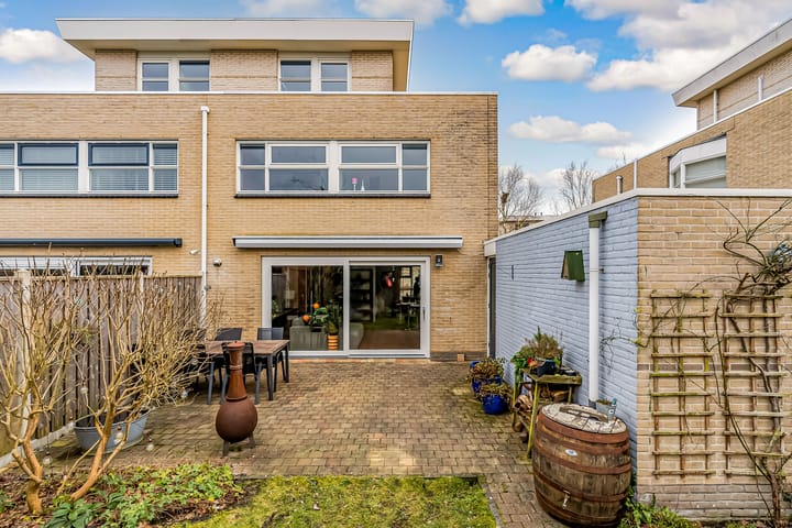 Photo 36 of Richard Burtonstraat 13