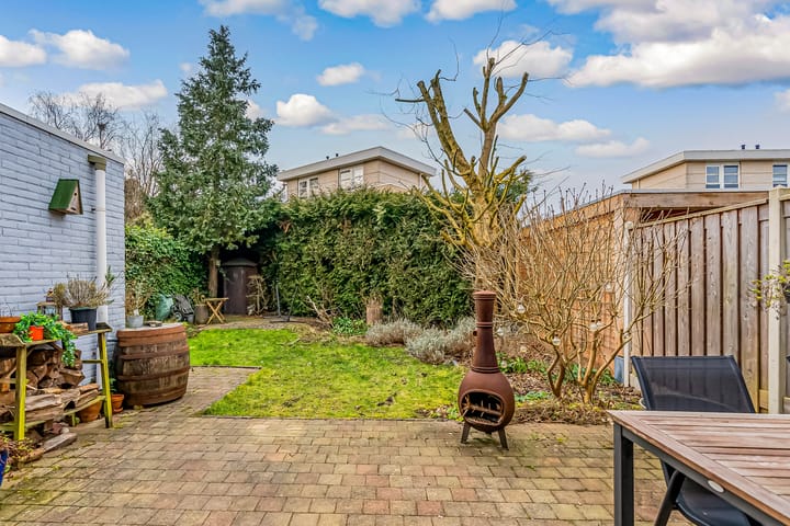 Photo 37 of Richard Burtonstraat 13