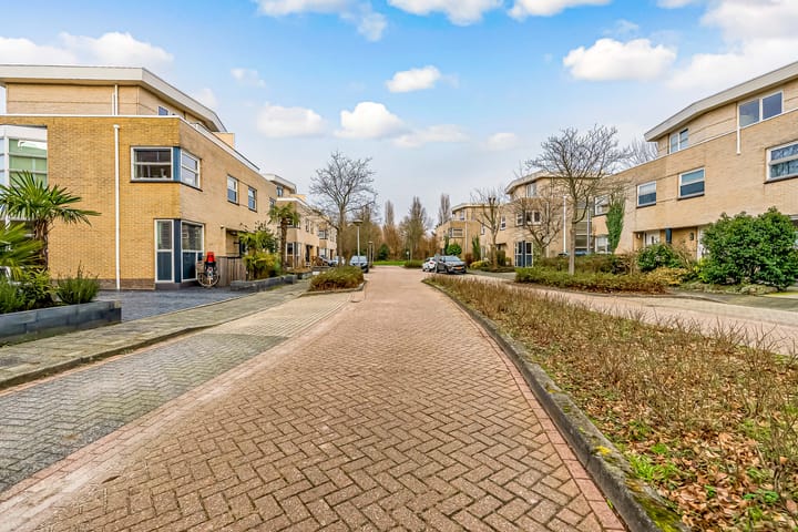 Photo 43 of Richard Burtonstraat 13