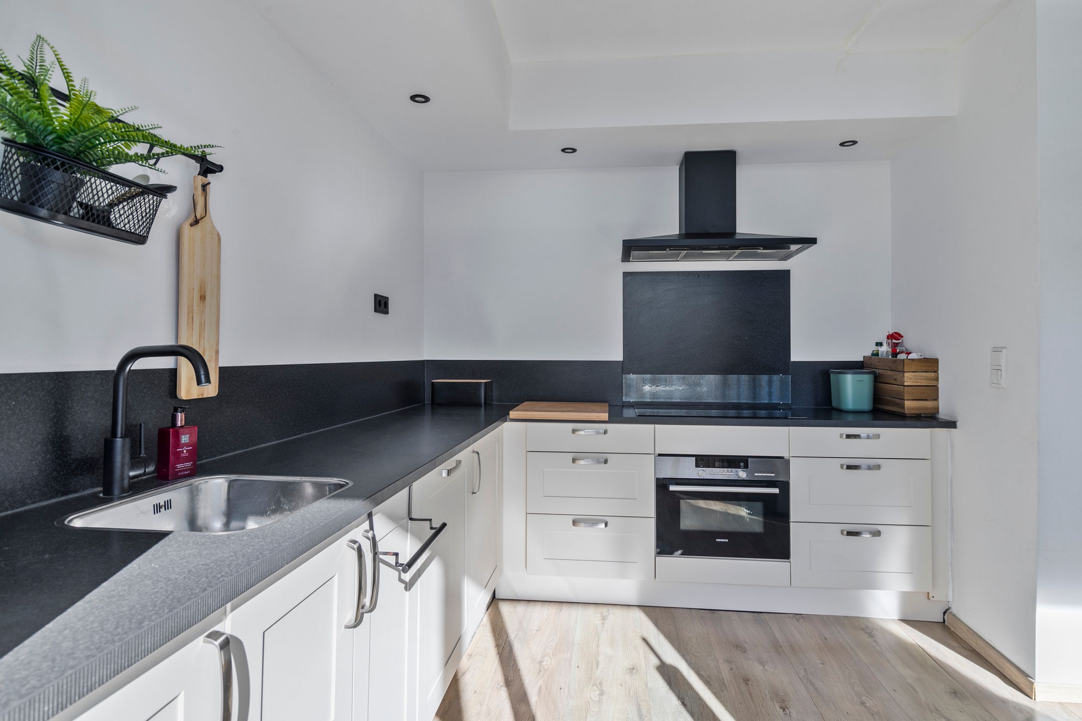 Foto 12 van Bernhardstraat 10