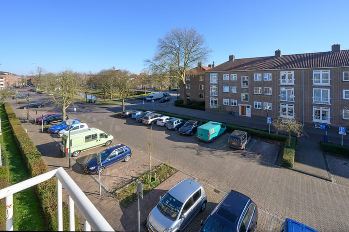 Foto 24 van Stationsplein 139