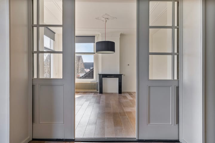 Photo 10 of Tolberterstraat 35