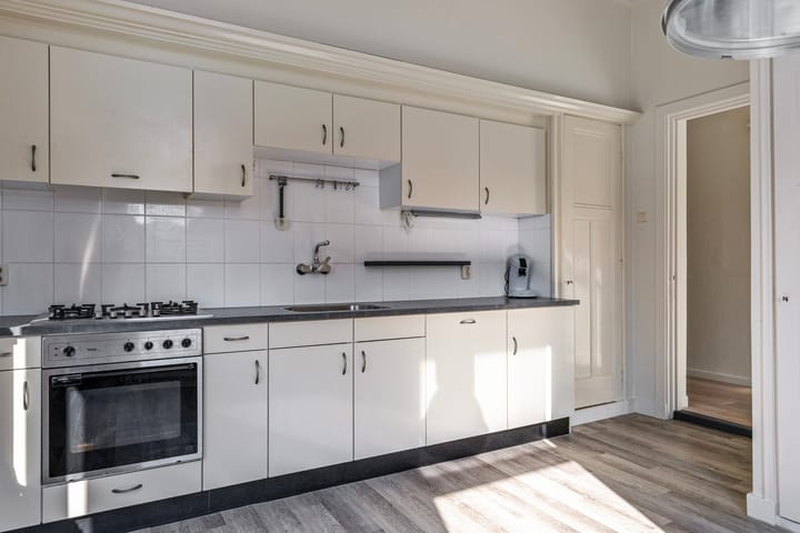 Photo 12 of Tolberterstraat 35