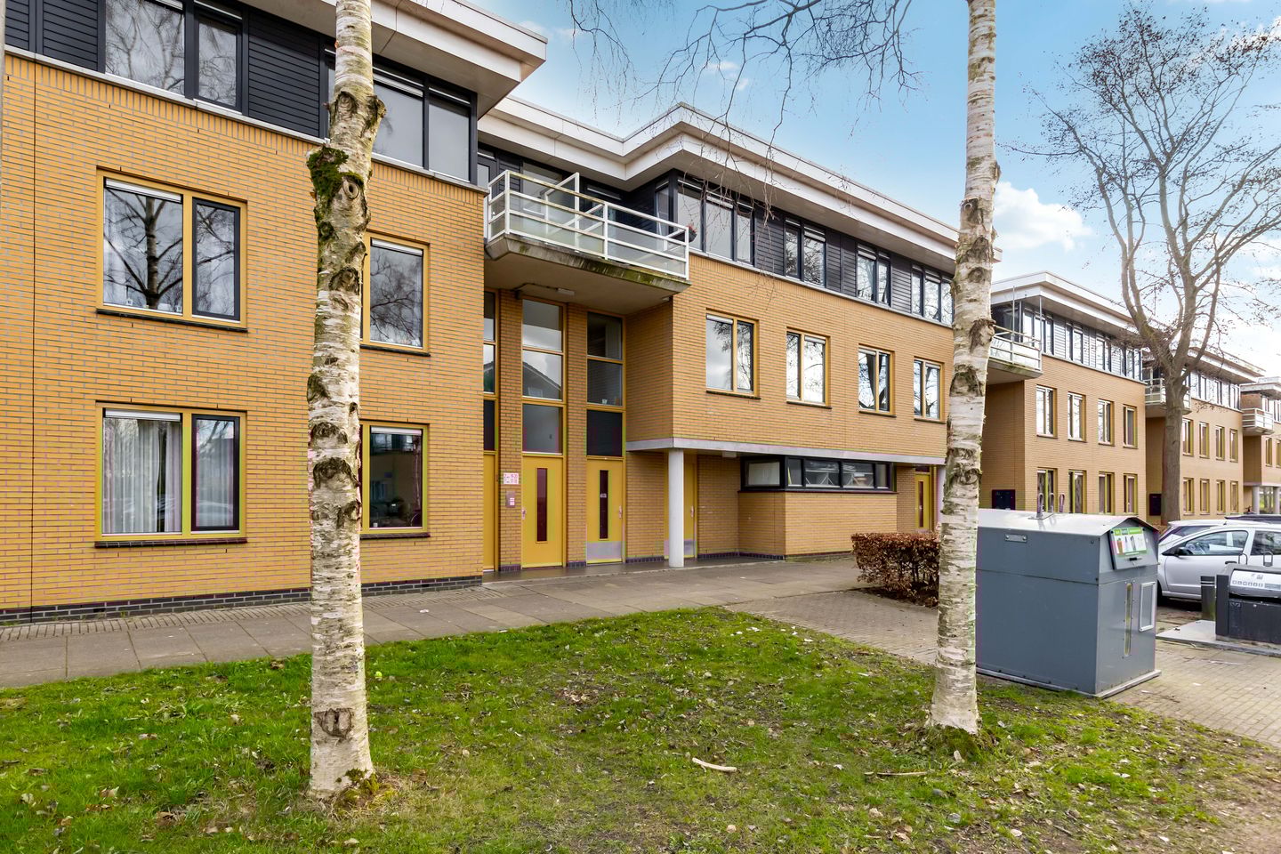 Photo 4 of Voorjaarstraat 18