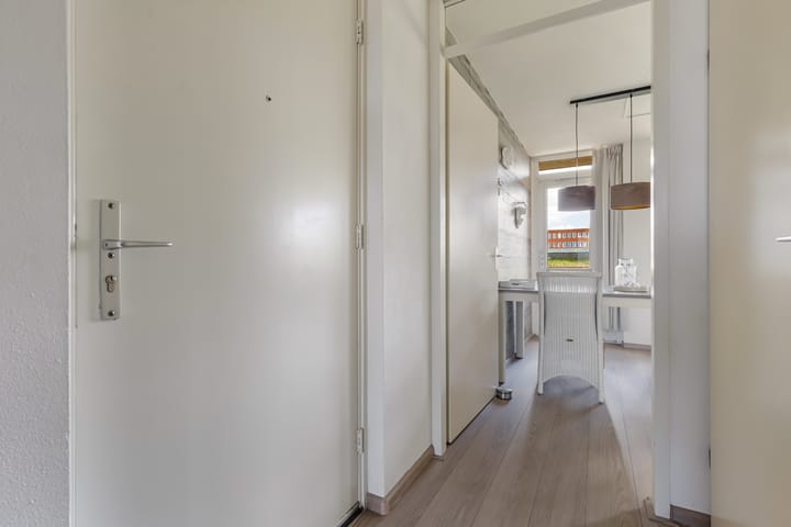 Photo 6 of Voorjaarstraat 18