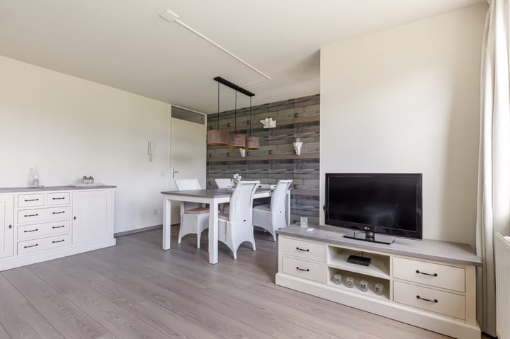 Photo 12 of Voorjaarstraat 18