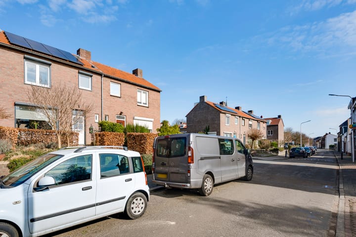 Foto 28 van Heukelommerweg 48