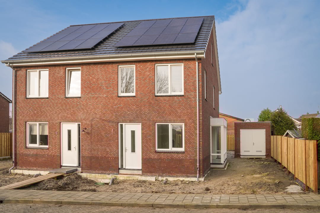 Photo 1 of Vincent van Goghstraat 2