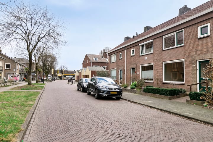 Foto 28 van Debussylaan 18