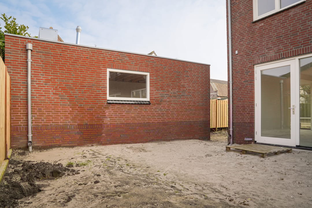 Photo 28 of Vincent van Goghstraat 2