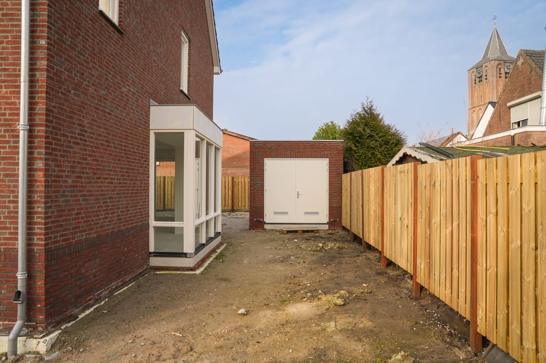 Photo 31 of Vincent van Goghstraat 2