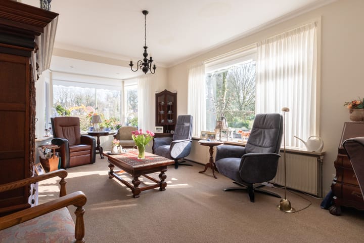 Foto 11 van Versteeglaan 15