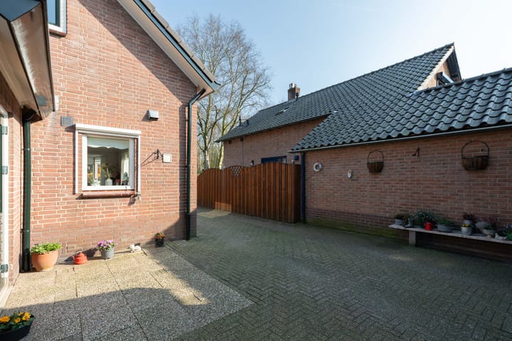 Foto 30 van Versteeglaan 15