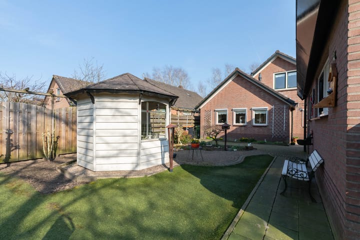 Foto 36 van Versteeglaan 15