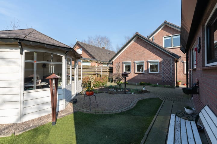 Foto 37 van Versteeglaan 15