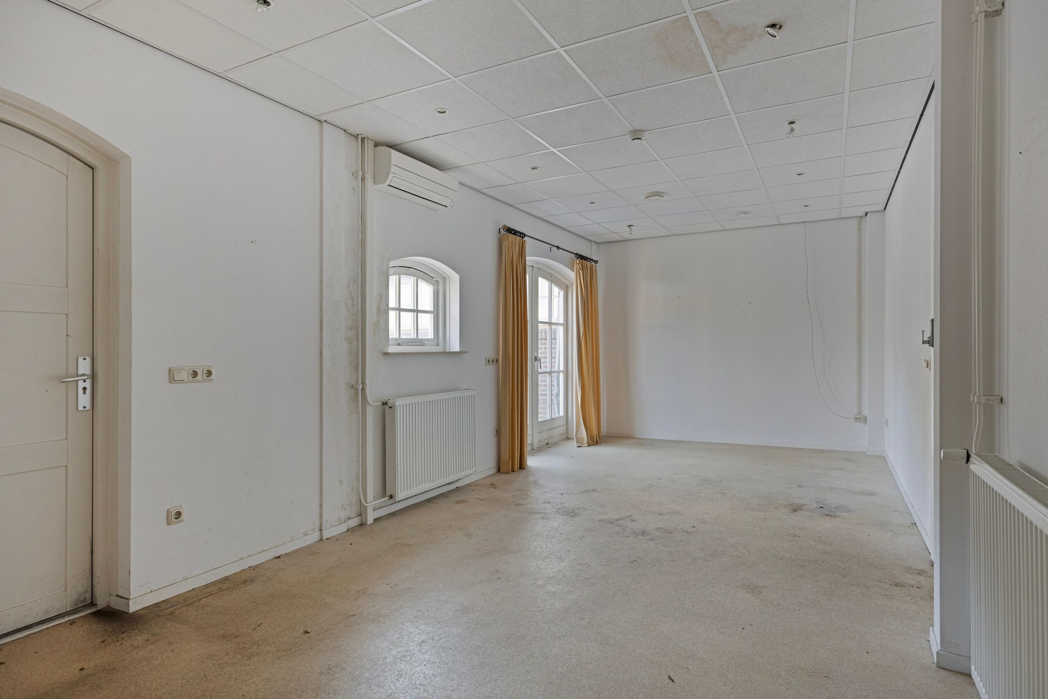 Photo 3 of Raadhuisplein 25