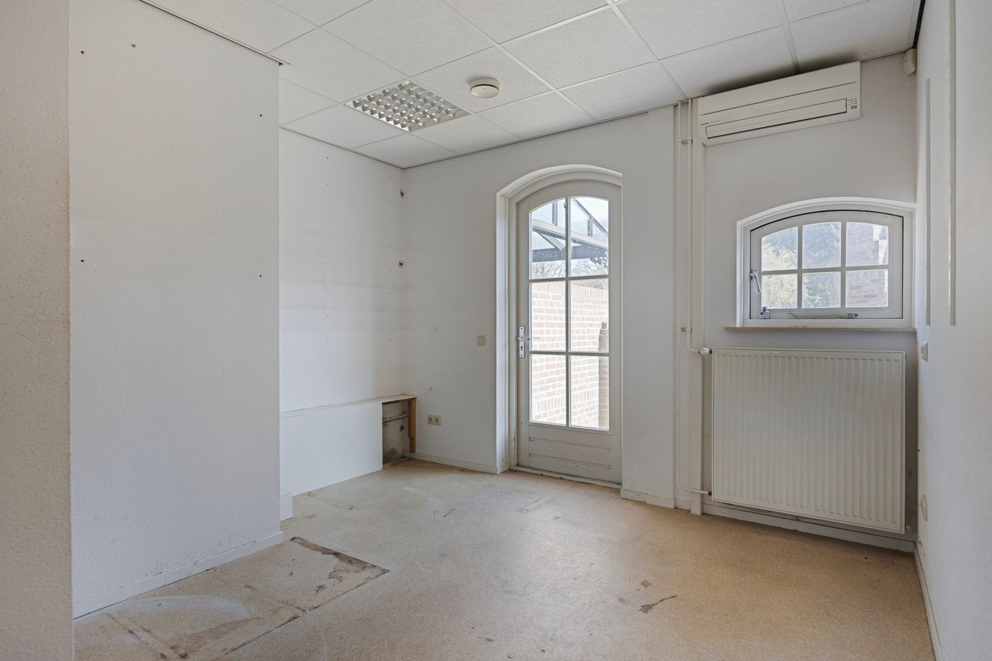 Photo 4 of Raadhuisplein 25