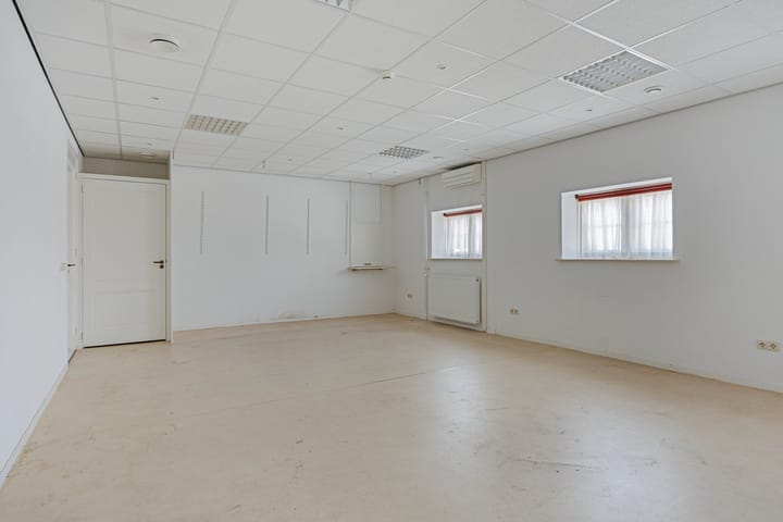 Photo 5 of Raadhuisplein 25