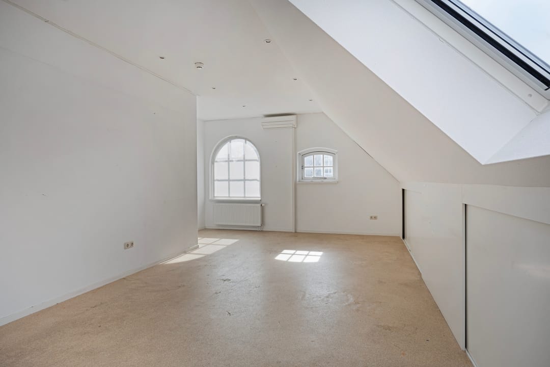 Photo 8 of Raadhuisplein 25