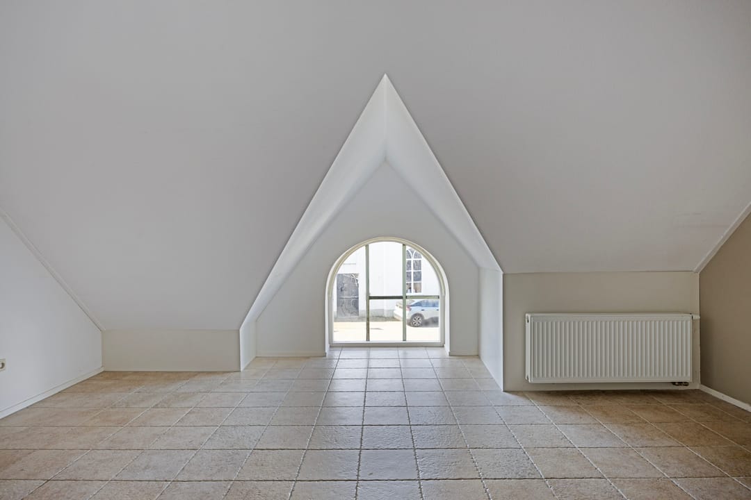 Photo 11 of Raadhuisplein 25