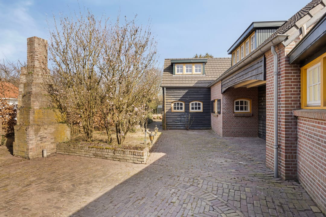 Photo 47 of Raadhuisplein 25