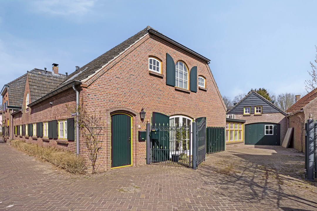 Photo 56 of Raadhuisplein 25