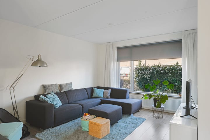 Foto 2 van Debussystraat 3