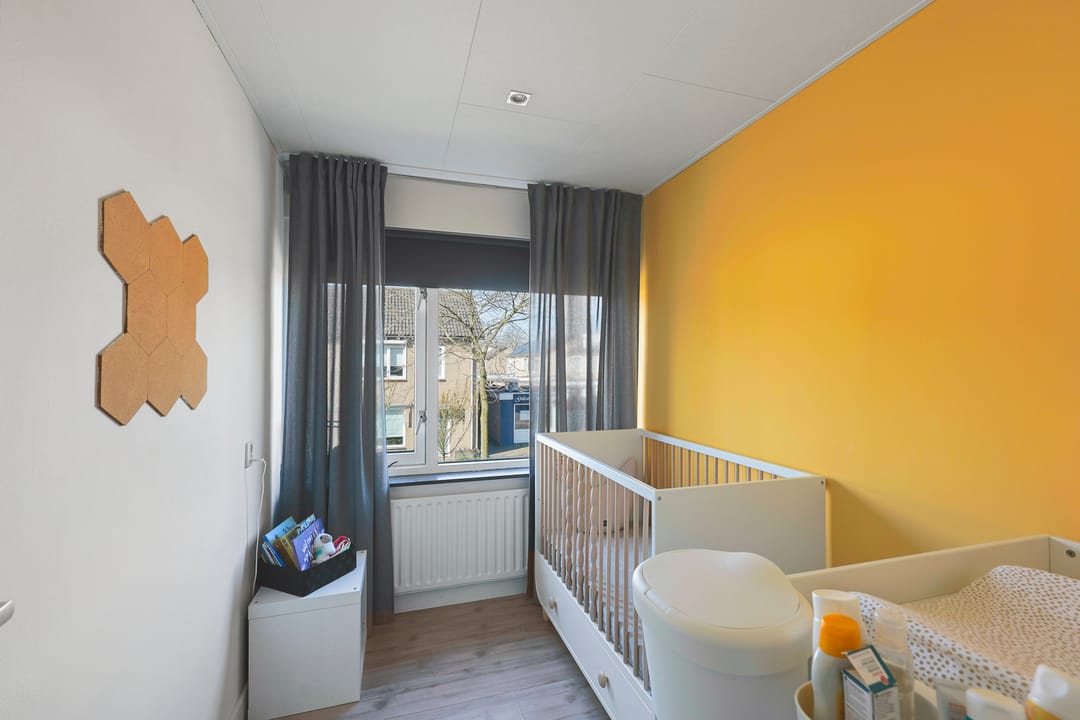 Foto 16 van Debussystraat 3