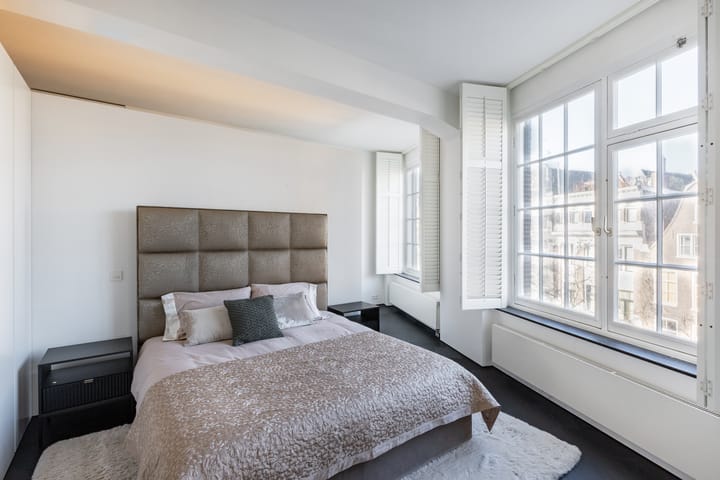 Photo 3 of Nieuwezijds Voorburgwal 56-D