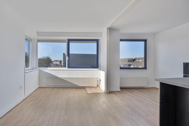 Foto 10 van Marga Klompéstraat 37