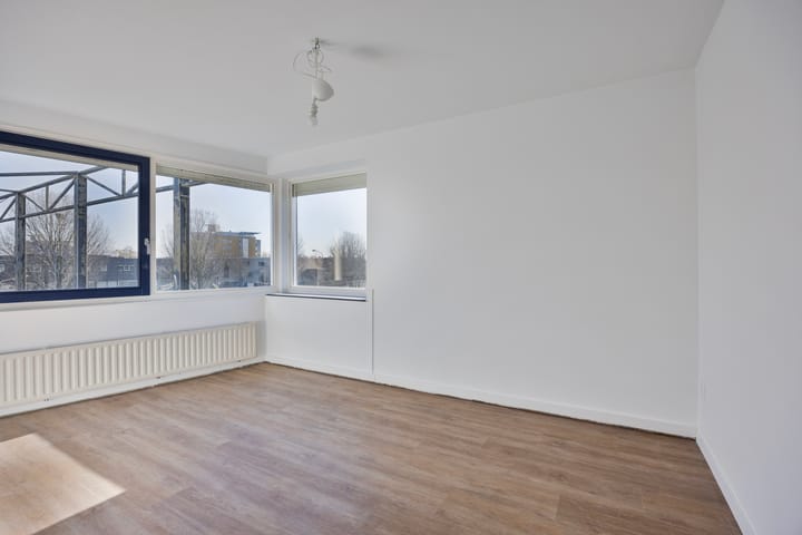 Foto 16 van Marga Klompéstraat 37