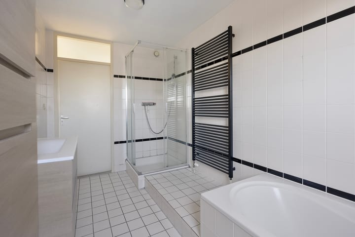 Foto 22 van Marga Klompéstraat 37