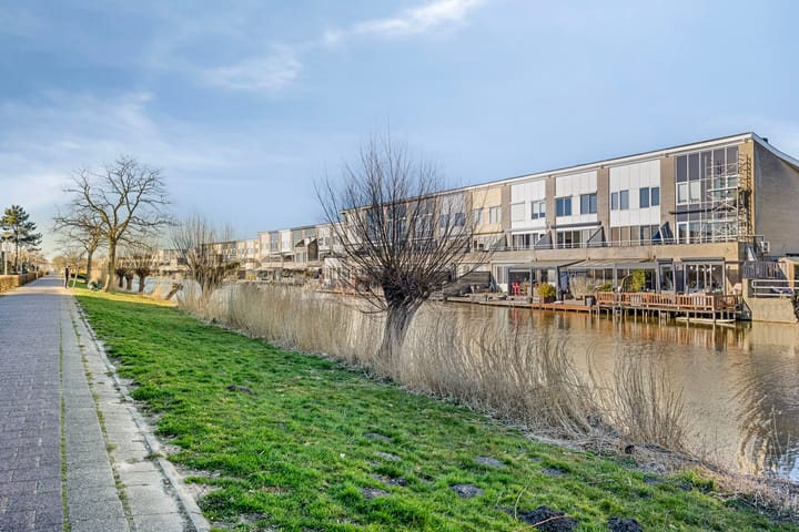 Foto 23 van Marga Klompéstraat 37