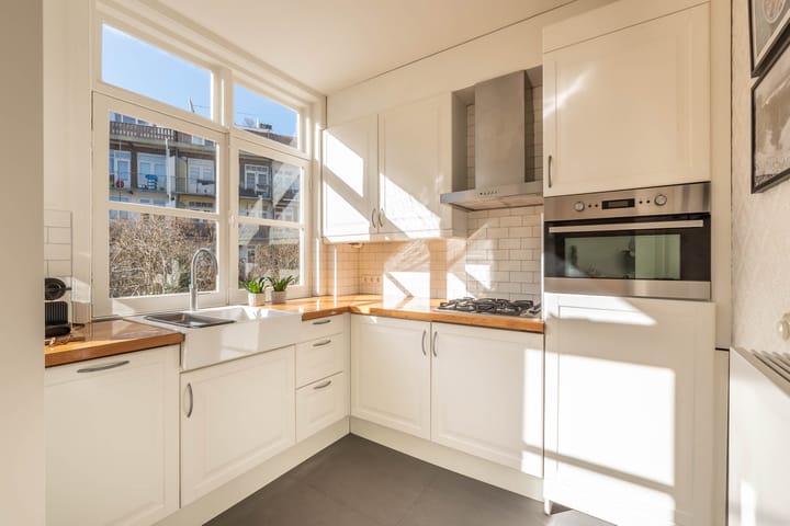 Foto 14 van Woubruggestraat 14-1