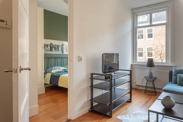 Foto 16 van Woubruggestraat 14-1