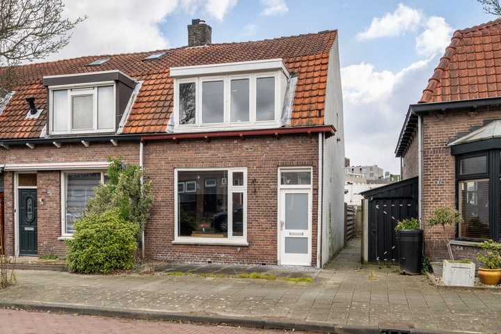 View photo of Prins Hendrikstraat 30
