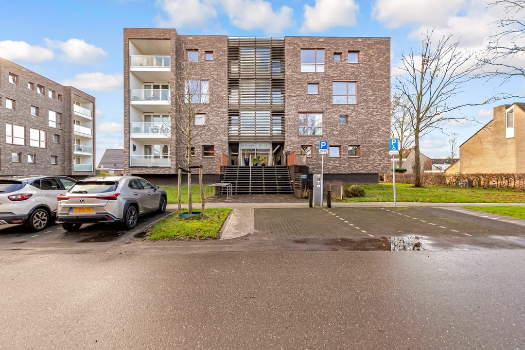 Photo 2 of Reelaan 28