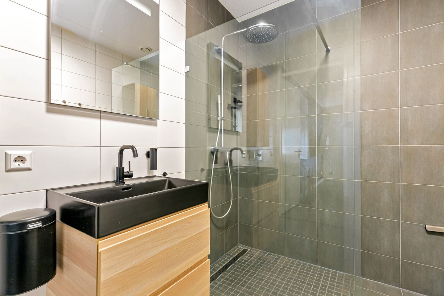 Photo 19 of Reelaan 28