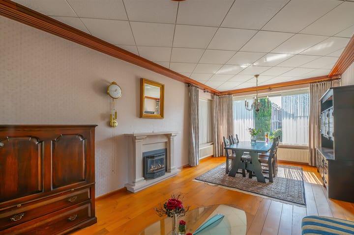 Foto 11 van van den Houtestraat 6