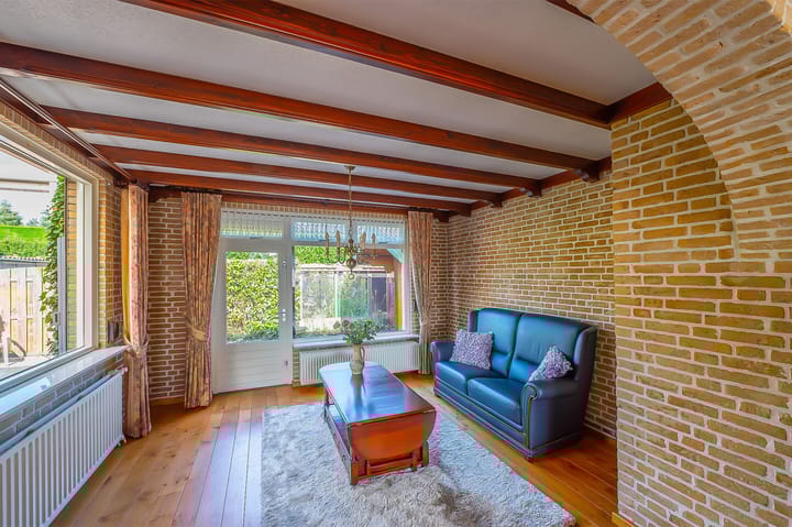 Foto 13 van van den Houtestraat 6