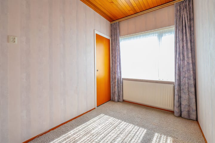 Foto 16 van van den Houtestraat 6