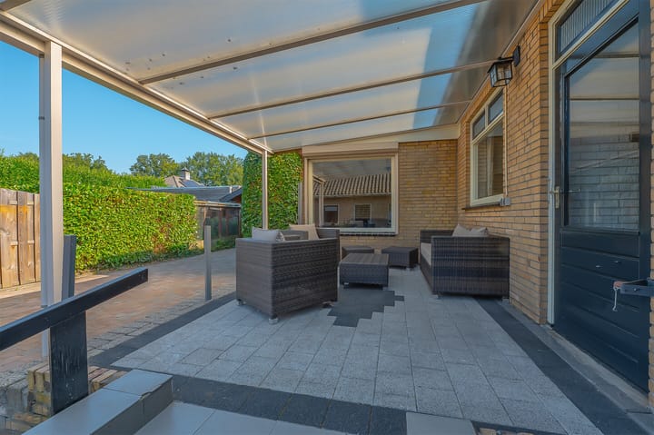 Foto 22 van van den Houtestraat 6