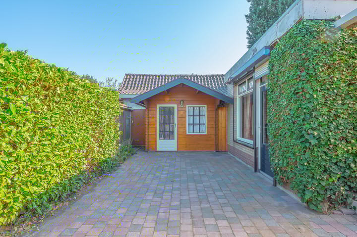 Foto 24 van van den Houtestraat 6