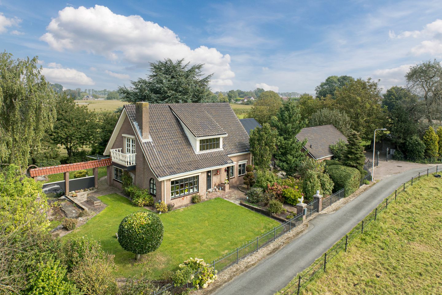 Foto 1 van Angerensestraat 16